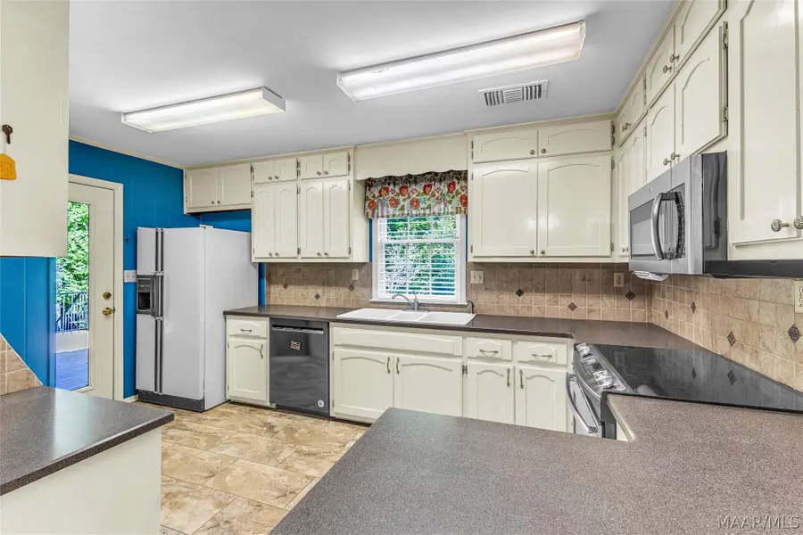 115 Hillside Drive, Wetumpka, AL 36092 - #3