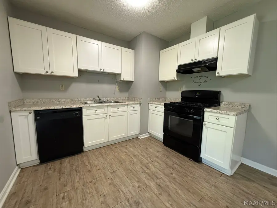 302 Woodbine Street, Selma, AL 36701 - #3