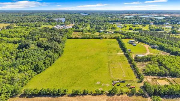 2364 Alabama River Parkway, Millbrook, AL 36054