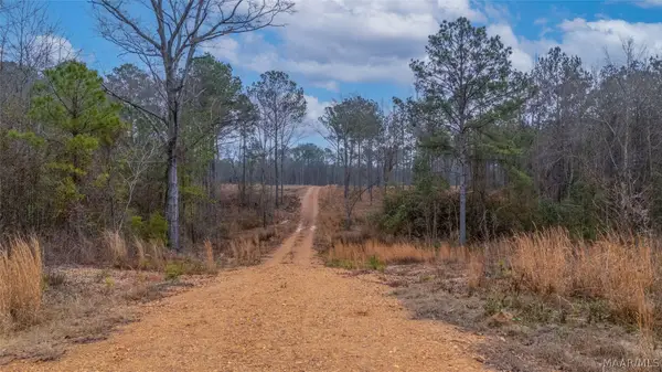 272 Shadow Wood Lane, Wetumpka, AL 36092