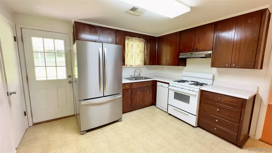 215 Camellia Drive, Prattville, AL 36067 - #2