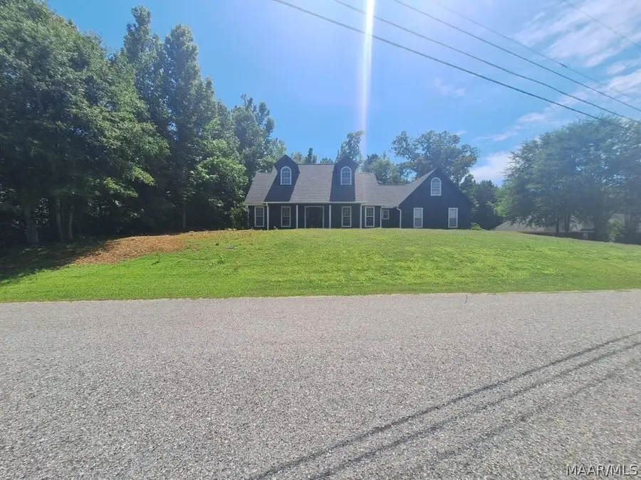 220 Hill Ridge Drive, Wetumpka, AL 36092 - #2