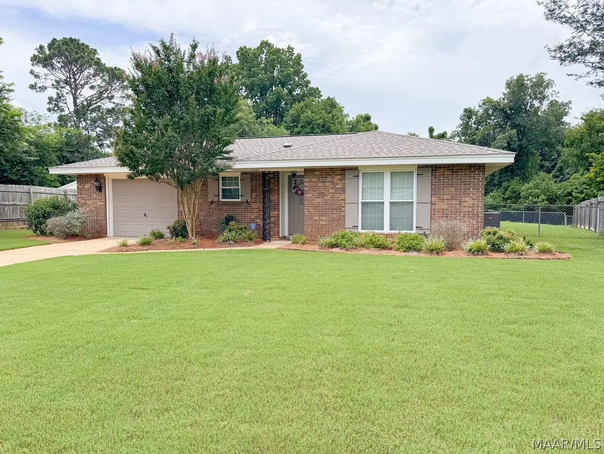 109 W Teri Court, Prattville, AL 36066 - #1