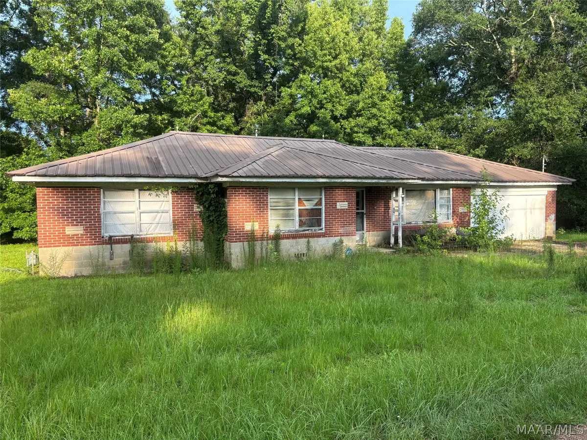89 Stewart Street, Tallassee, AL 36078 - #1