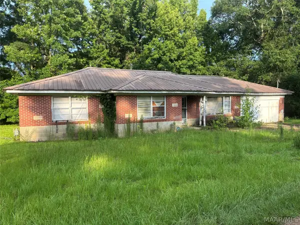 89 Stewart Street, Tallassee, AL 36078