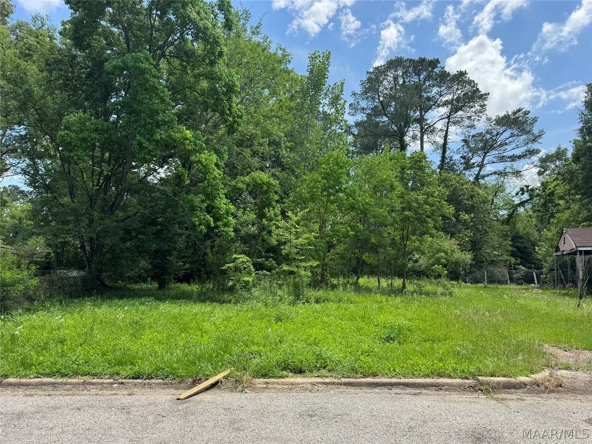 72 W Clover Lane, Montgomery, AL 36105 - #1