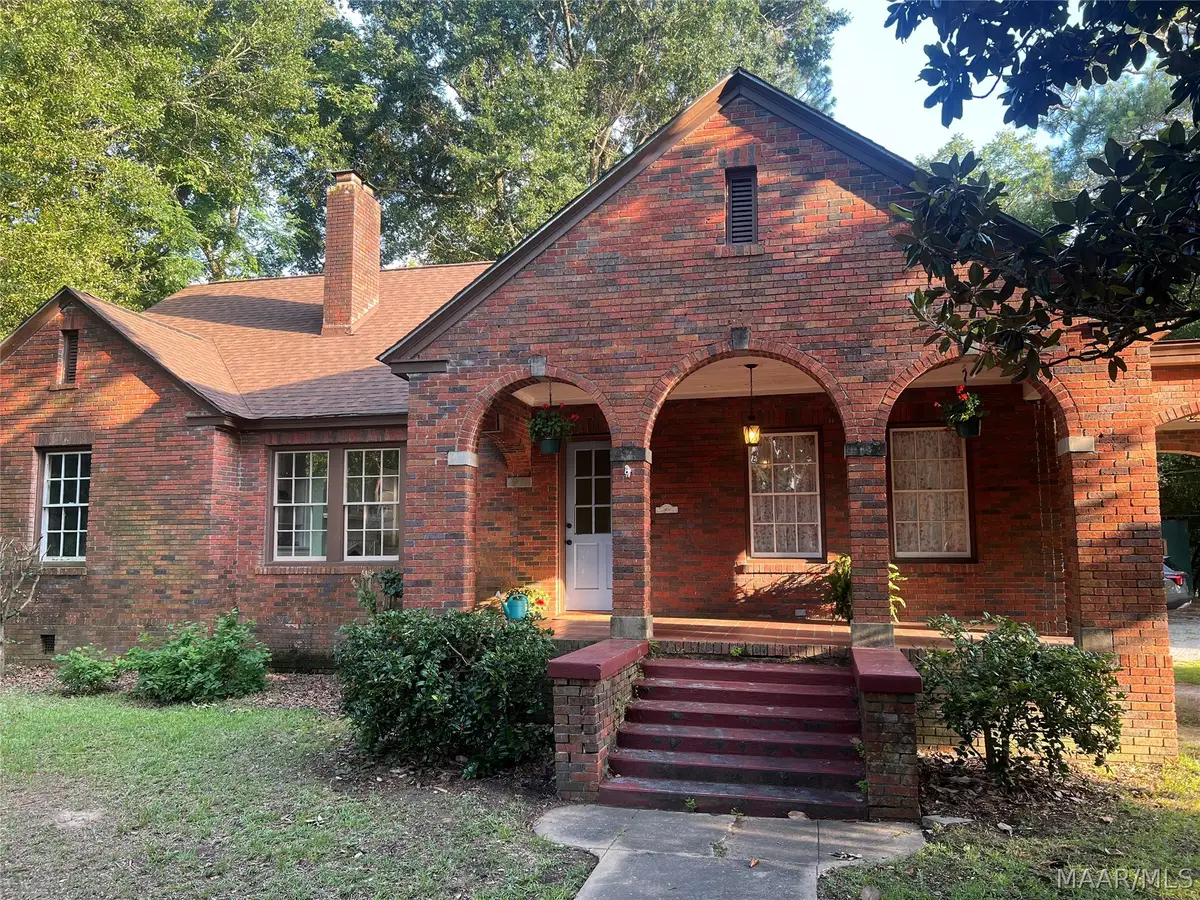 609 W Tuskeena Street, Wetumpka, AL 36092 - #1