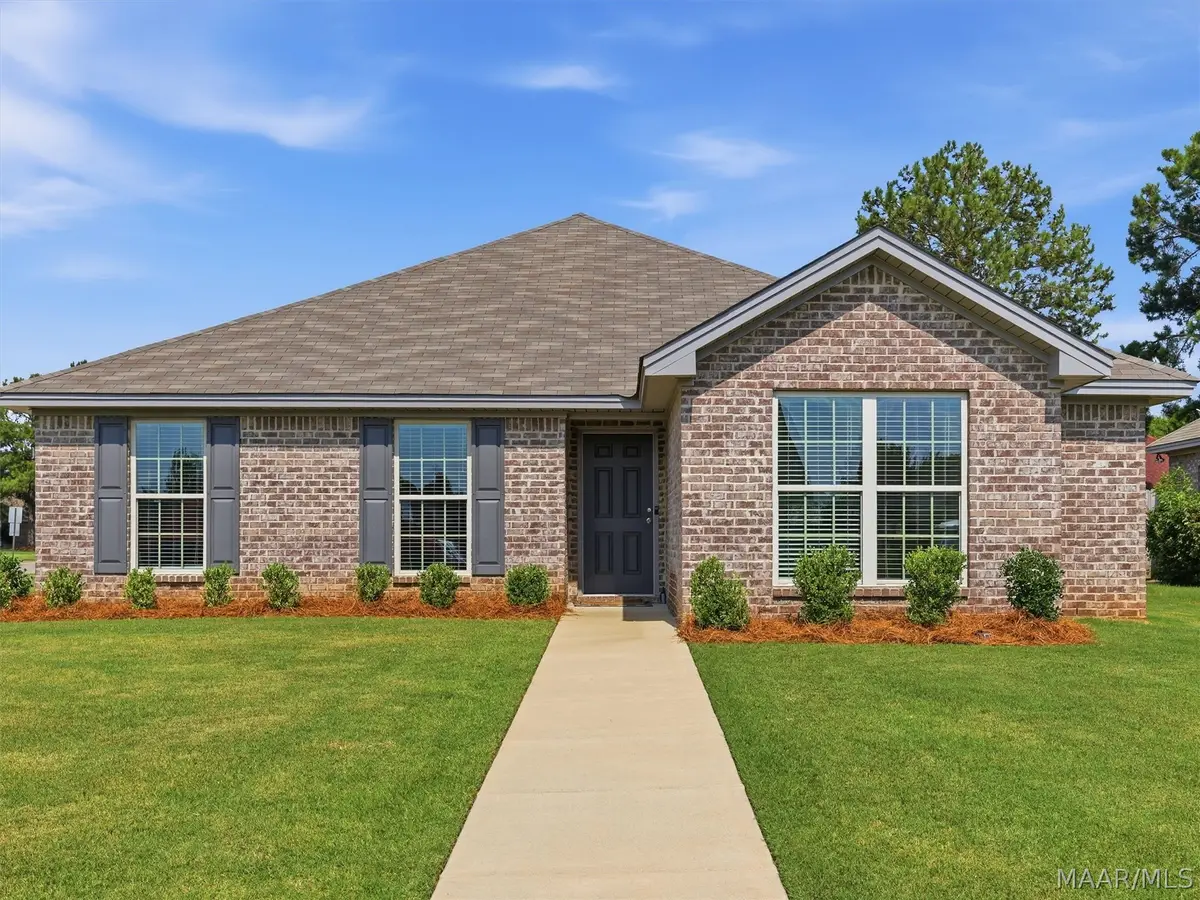 11 Zachary Circle, Millbrook, AL 36025 - #1