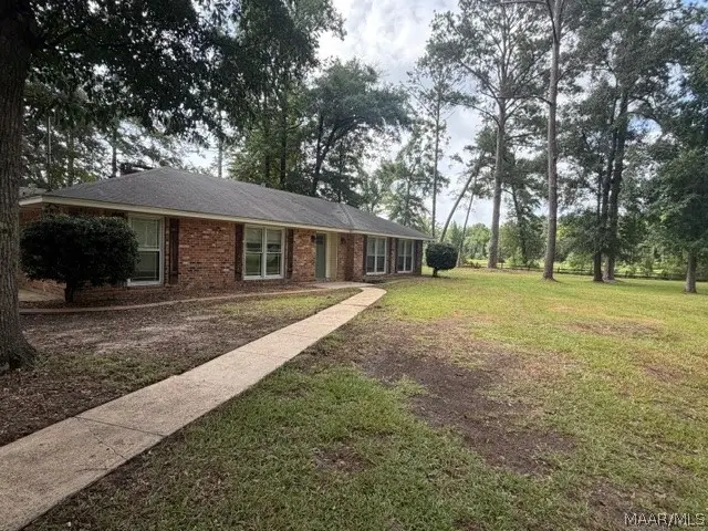 221 Lakeshore Drive, Millbrook, AL 36054 - #3