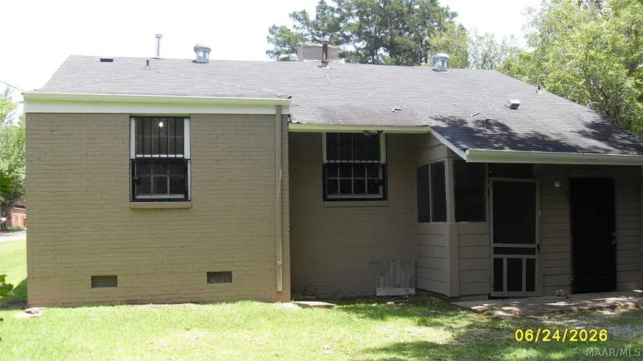 3740 Rosa L Parks Avenue, Montgomery, AL 36105 - #3