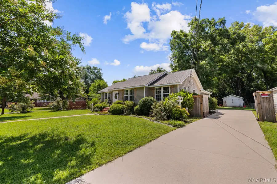 911 W Tallassee Street, Wetumpka, AL 36092 - #2