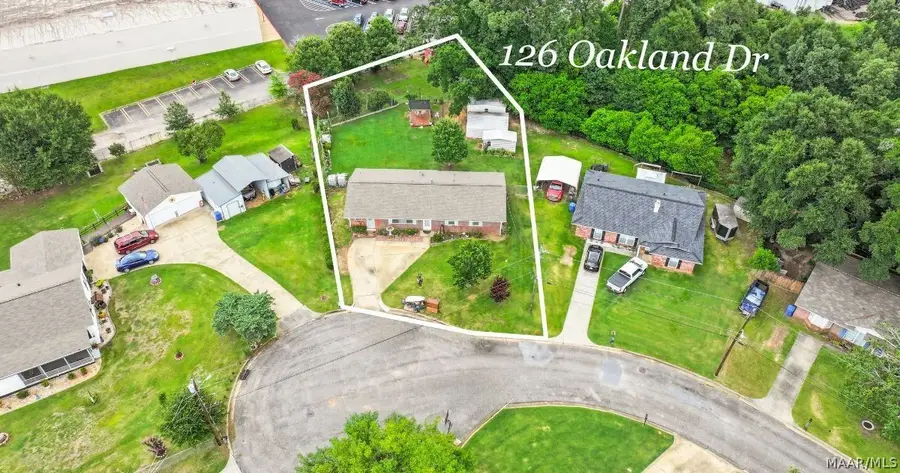 126 Oakland Drive, Prattville, AL 36067 - #2