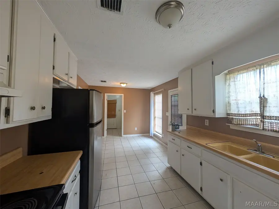 901 Rialto Drive, Montgomery, AL 36117 - #3