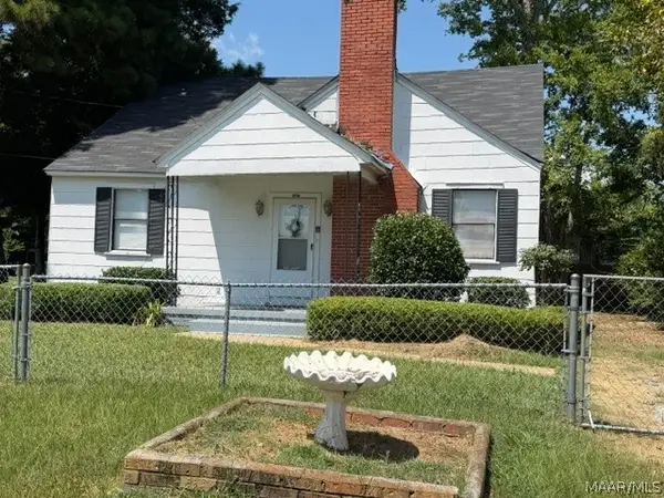 1005 Memorial Avenue, Selma, AL 36701