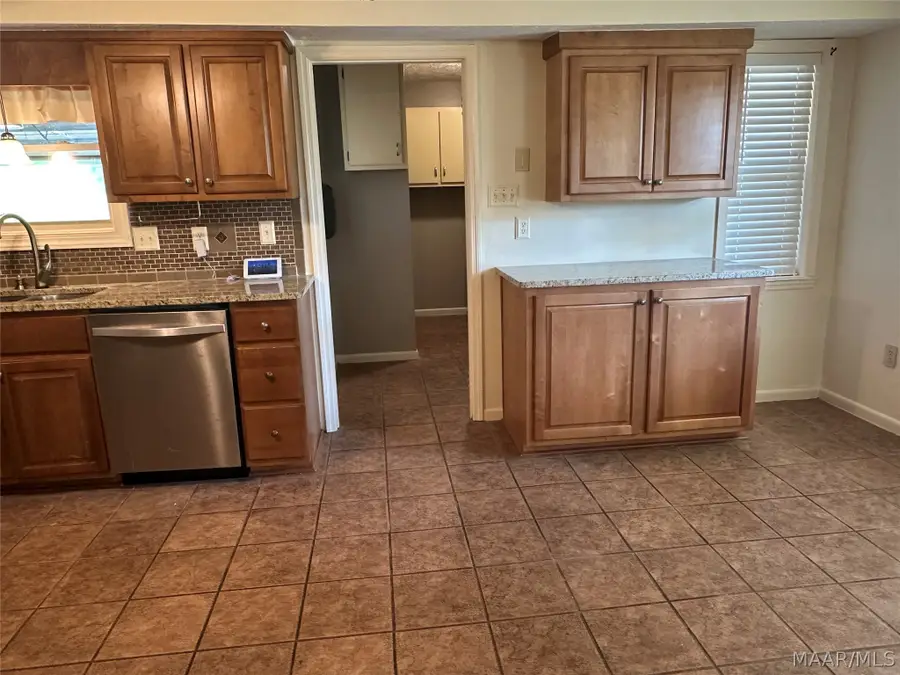 578 Ridgefield Drive, Wetumpka, AL 36093 - #3