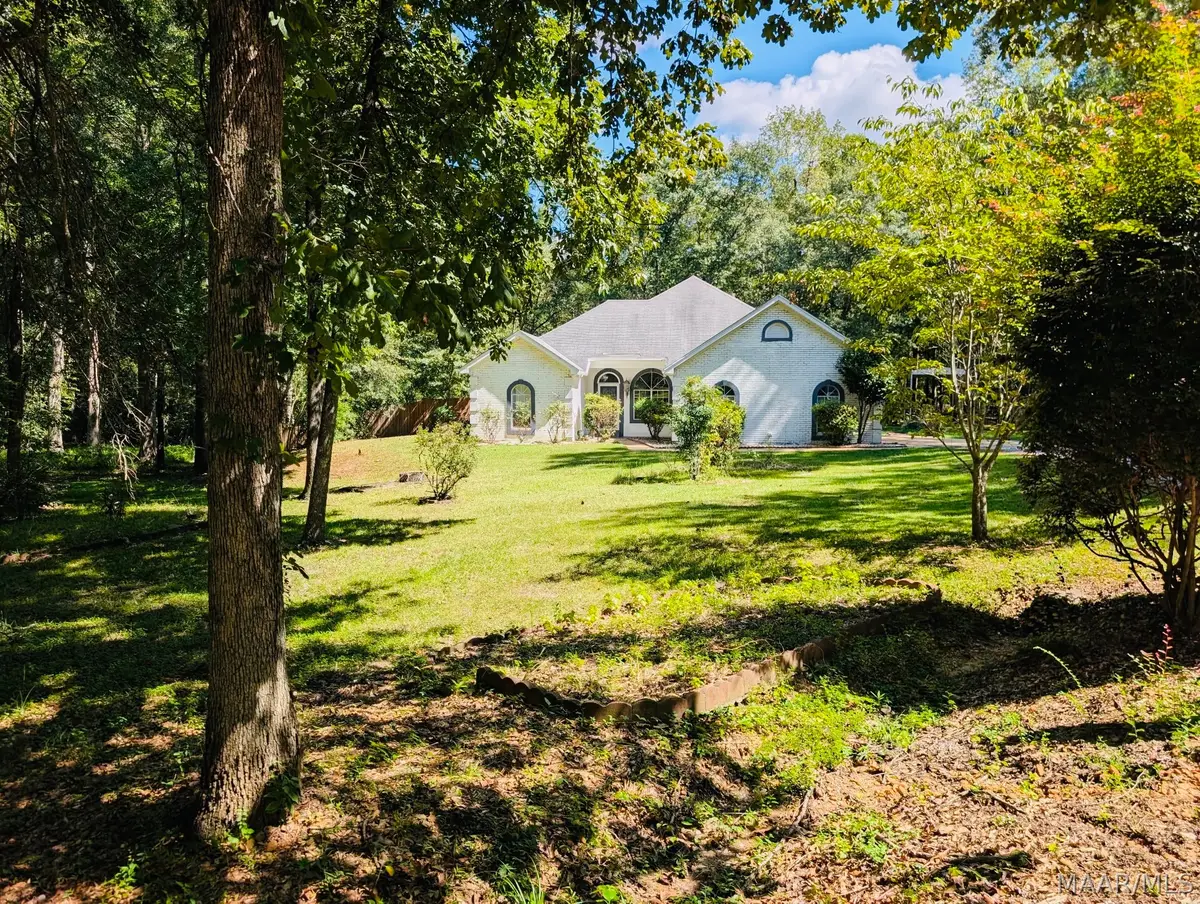 127 Forest Brook Drive, Deatsville, AL 36022 - #1