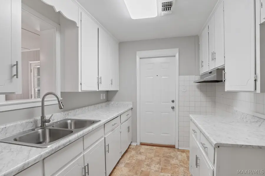 1246 Avondale Road, Montgomery, AL 36109 - #2