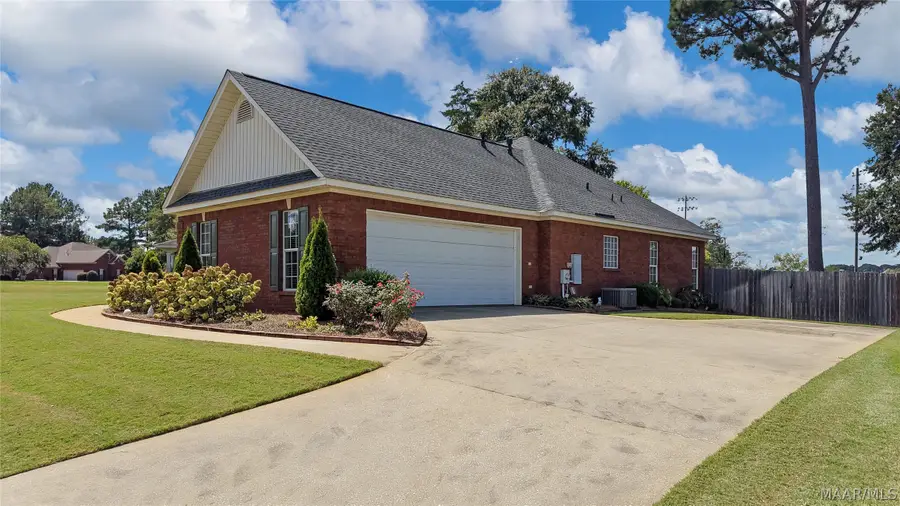 339 Plantation Crossing, Millbrook, AL 36054 - #2