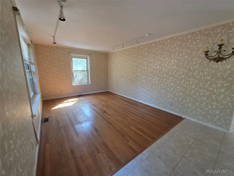 102 W Forest Avenue, Troy, AL 36081 - #2