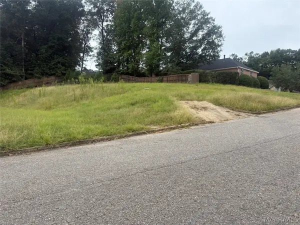 138 Lake Bend Drive, Elmore, AL 36025