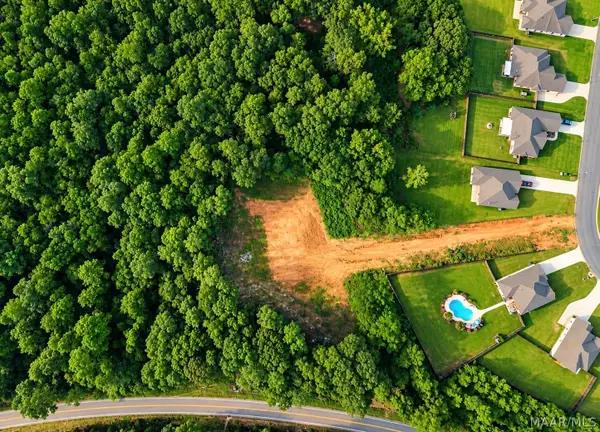 401 Tallahatchie Drive, Wetumpka, AL 36093