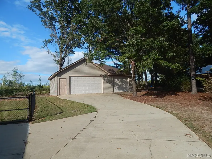 310 Hunters Ridge, Tallassee, AL 36078 - #2