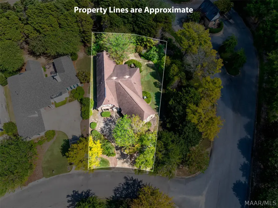 3404 Oak Grove Circle, Montgomery, AL 36116 - #3