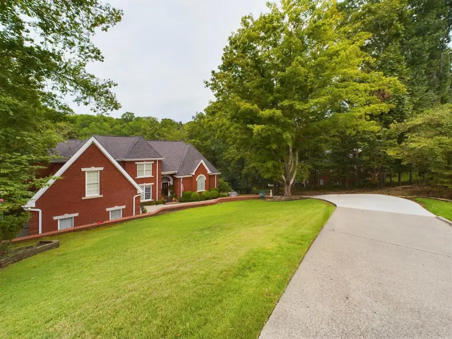 664 Ridgecliff Dr, Florence, AL 35634 - Image #3