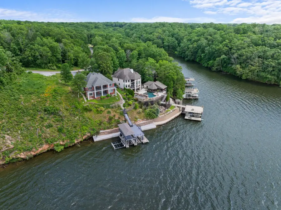 521 Wilson Lake Dr, Muscle Shoals, AL 35661 - Image #3