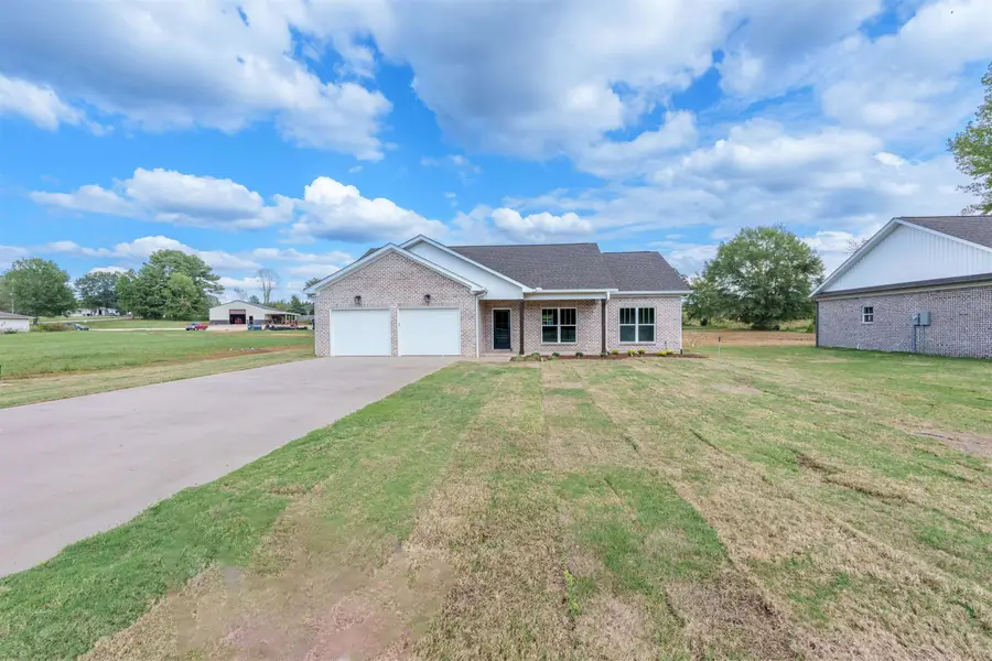 1386 Co Rd 103, Killen, AL 35645 - Image #2