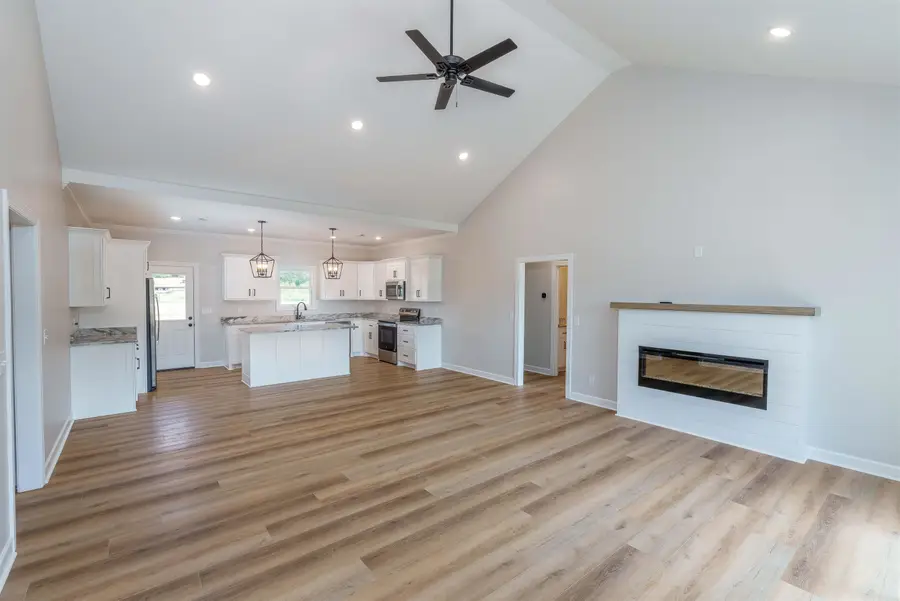 1386 Co Rd 103, Killen, AL 35645 - Image #3