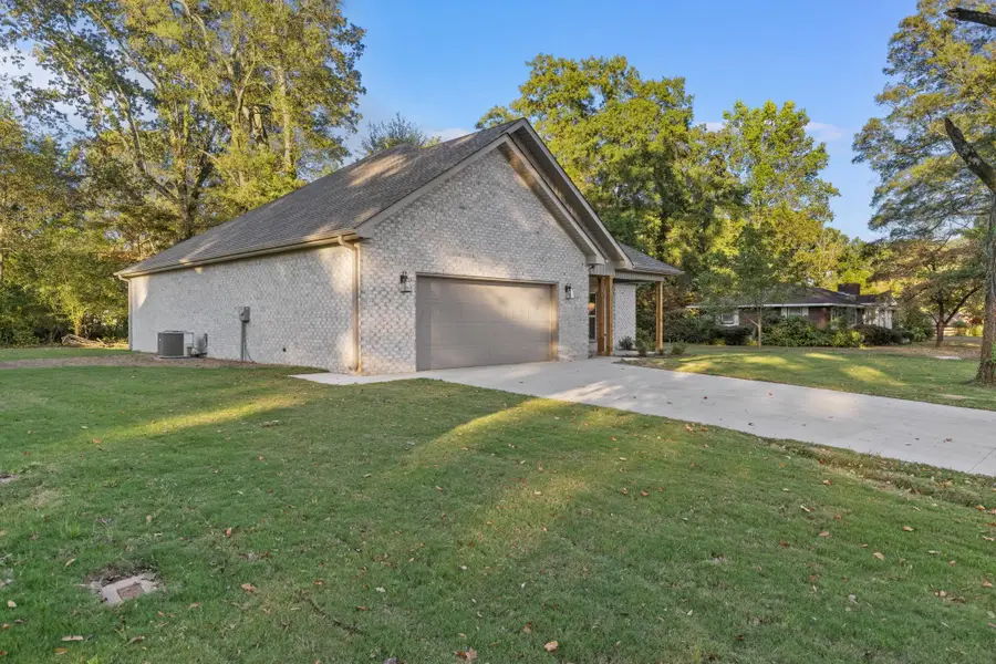 115 Jefferson Ave, Muscle Shoals, AL 35661 - Image #3