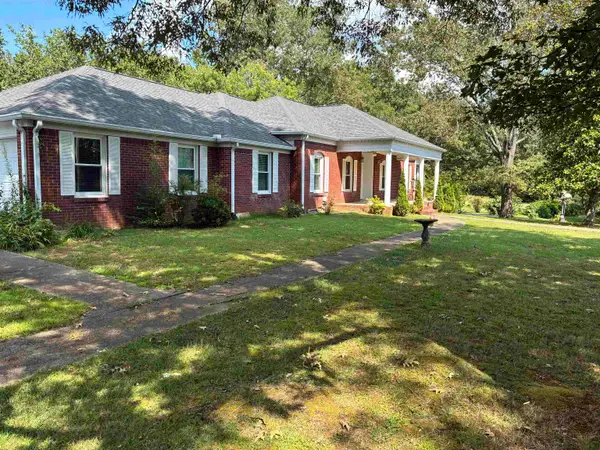 300 Tim St, Russellville, AL 35653