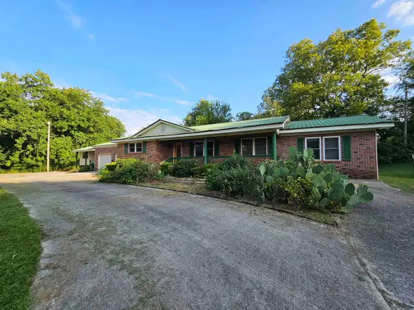 602 Cotaco St, Russellville, AL 35653