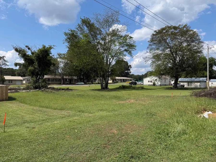 710 N Hook St, Tuscumbia, AL 35674 - Image #2