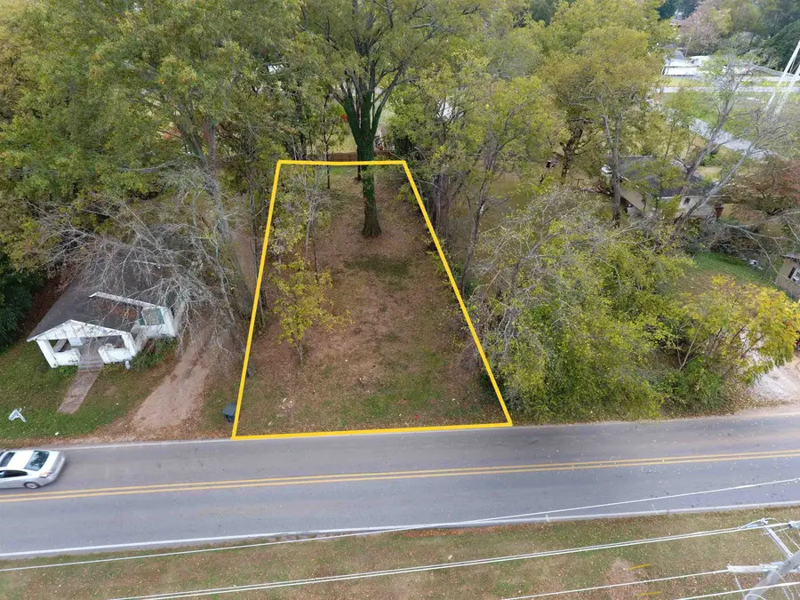 506 E Commons St, Tuscumbia, AL 35674 - Image #2