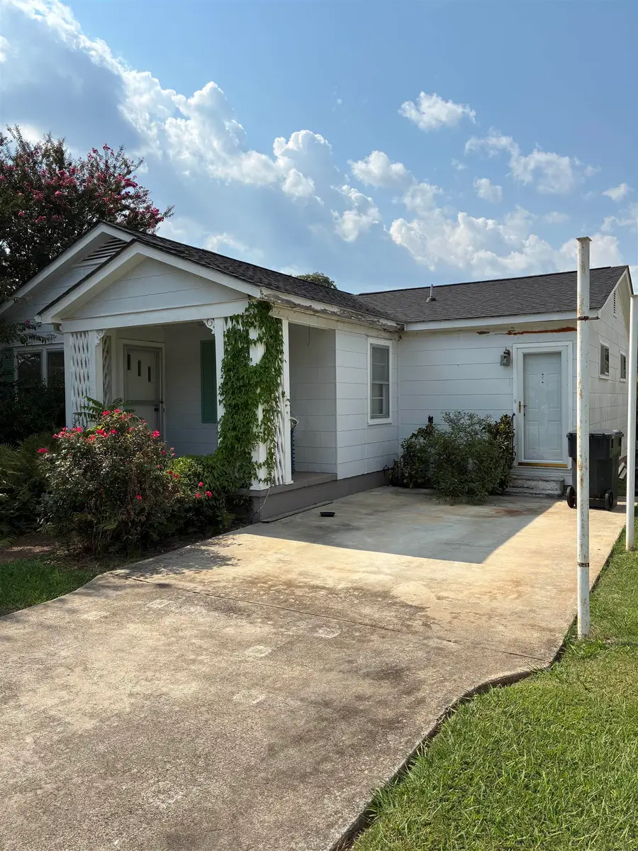 2703 E 14th Ave, Sheffield, AL 35660 - Image #2