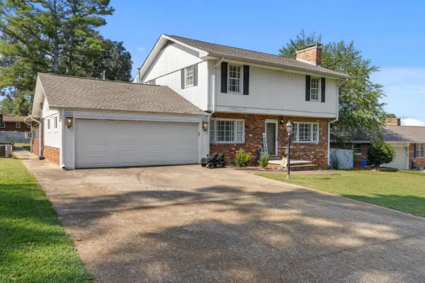 804 Volunteer Dr, Tuscumbia, AL 35674