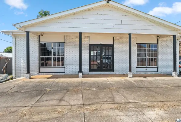 106 S Water St, Tuscumbia, AL 35674