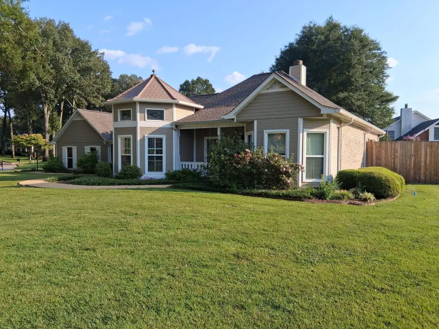 117 Willow Oak, Muscle Shoals, AL 35661 - Image #2