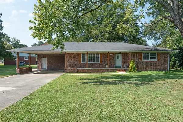 1306 Eastman Ave, Tuscumbia, AL 35674