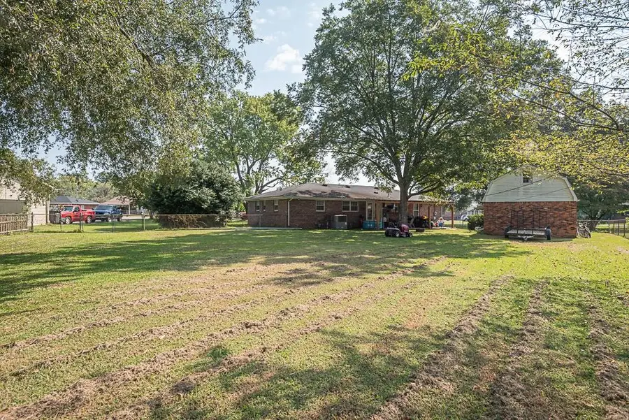 1306 Eastman Ave, Tuscumbia, AL 35674 - Image #3