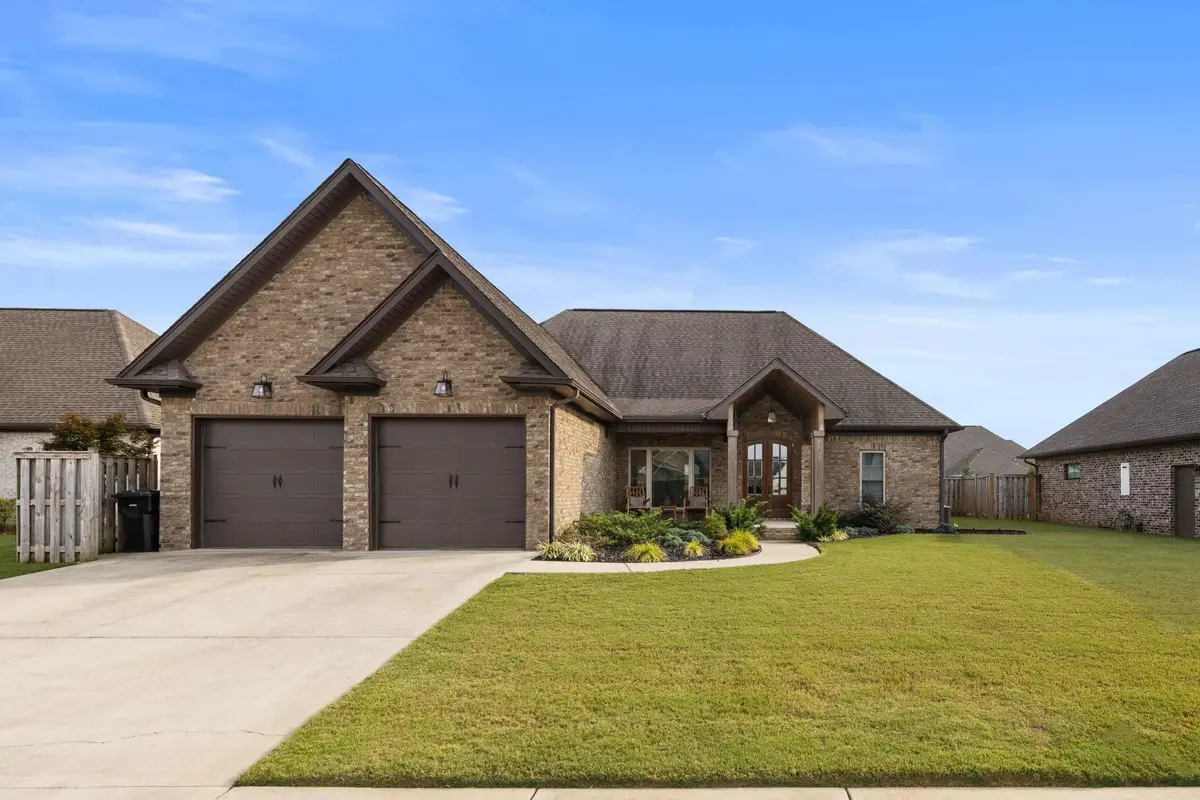 123 Ashbey Cir, Muscle Shoals, AL 35661 - Image #1