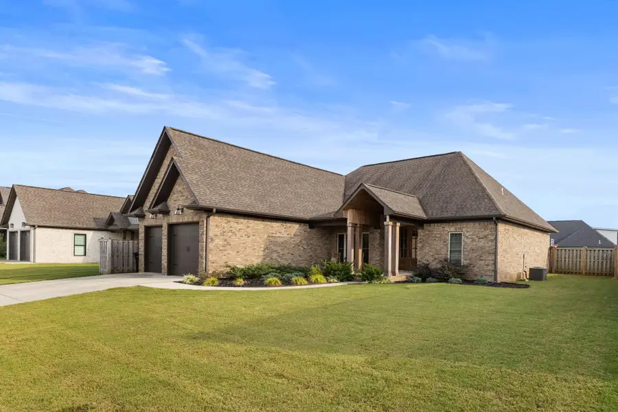 123 Ashbey Cir, Muscle Shoals, AL 35661 - Image #2