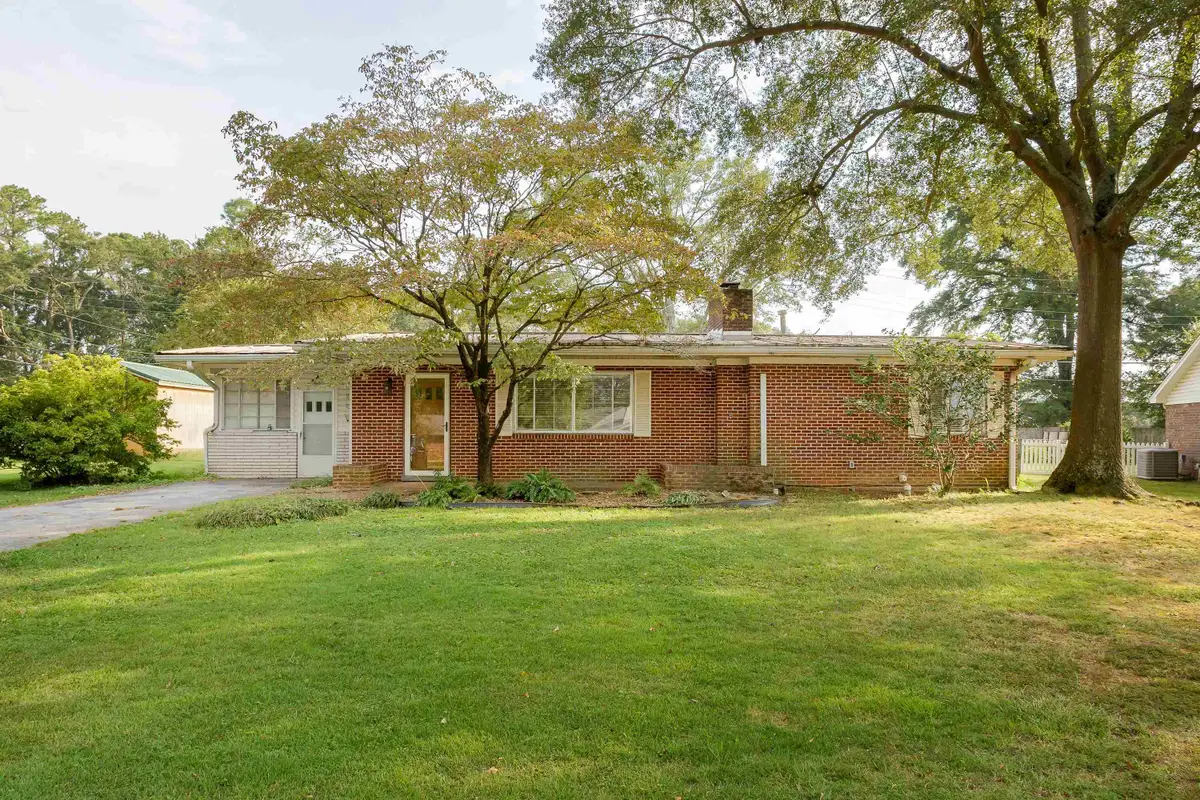 107 Wheeler Ave, Sheffield, AL 35660 - Image #1