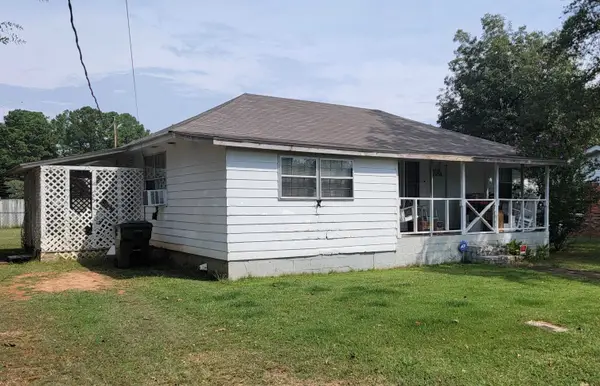 209 W 3rd Ave, Tuscumbia, AL 35674