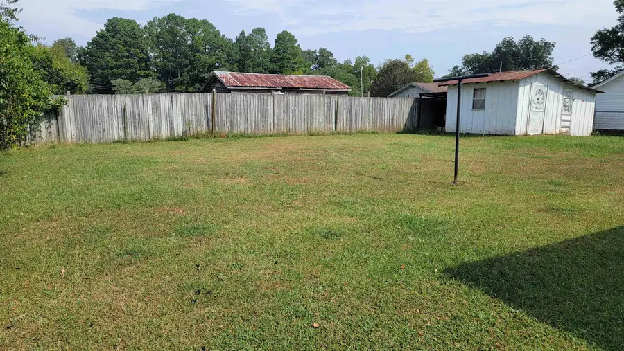 209 W 3rd Ave, Tuscumbia, AL 35674 - Image #2