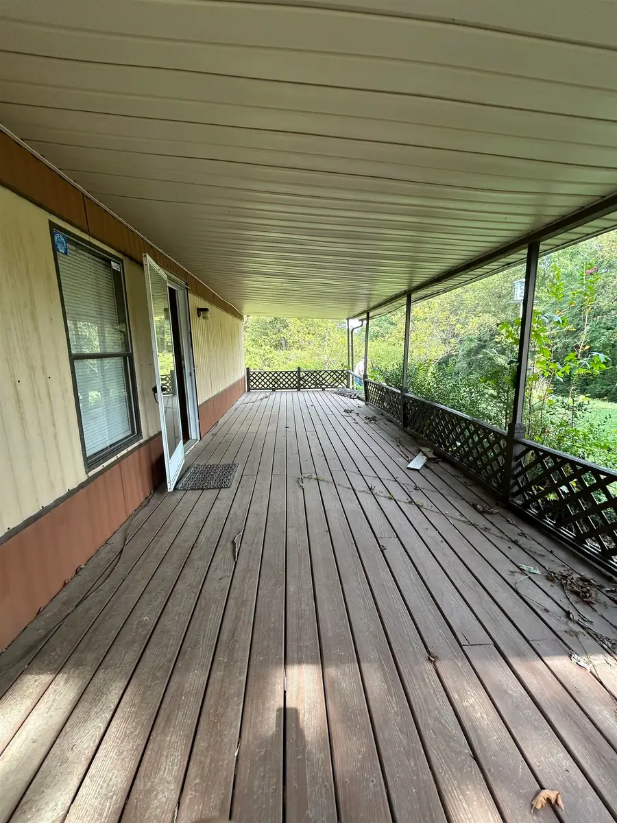 915 Mt Springs Dr, Tuscumbia, AL 35674 - Image #2