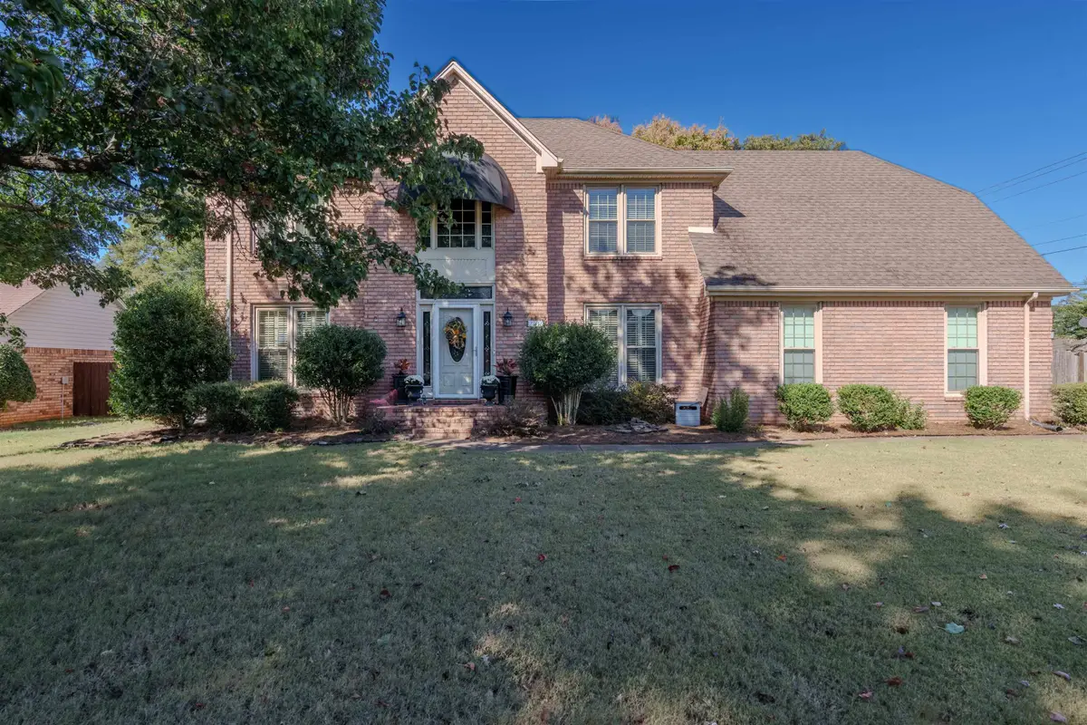 2207 Jennifer Ave, Muscle Shoals, AL 35661 - Image #1