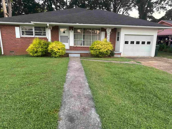 1108 Paul E Johnson Dr, Tuscumbia, AL 35674